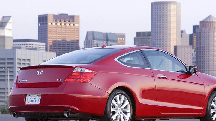 Side Back Pose Of 2009 Honda Accord EX-L V6 In Red